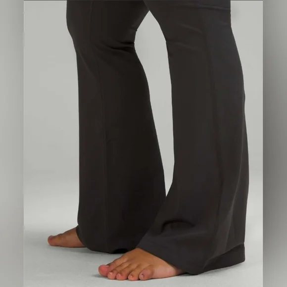 Lululemon Groove Super-HR Flared Pant Nulu, Size 12 - Picture 8 of 8